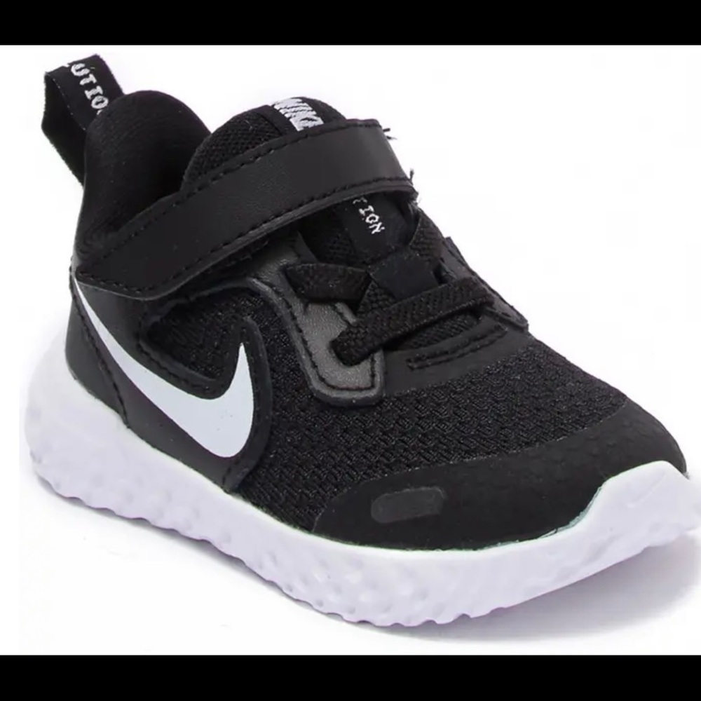 NIKE TODDLER “REVOLUTION” TENNIS SHOE
